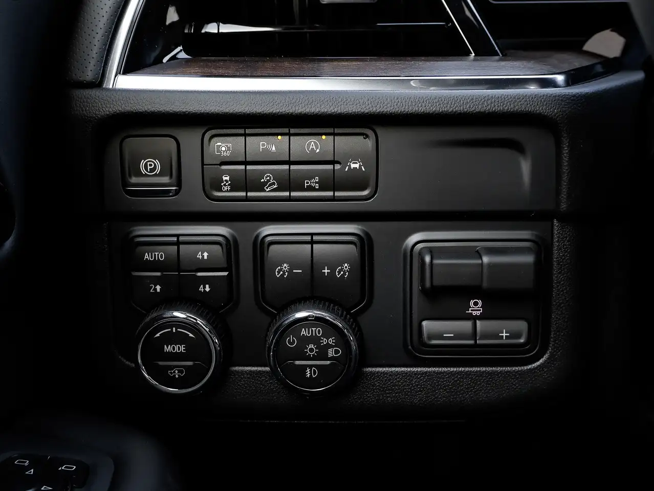 Chevrolet Tahoe снимка Chevrolet Tahoe