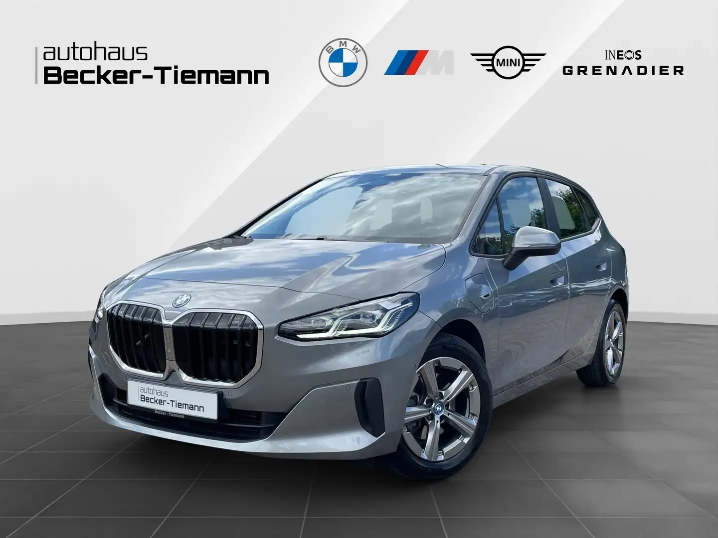 BMW 225 e xDrive Active Tourer/ AHK/ Ad. LED/ RFK Grau - 1