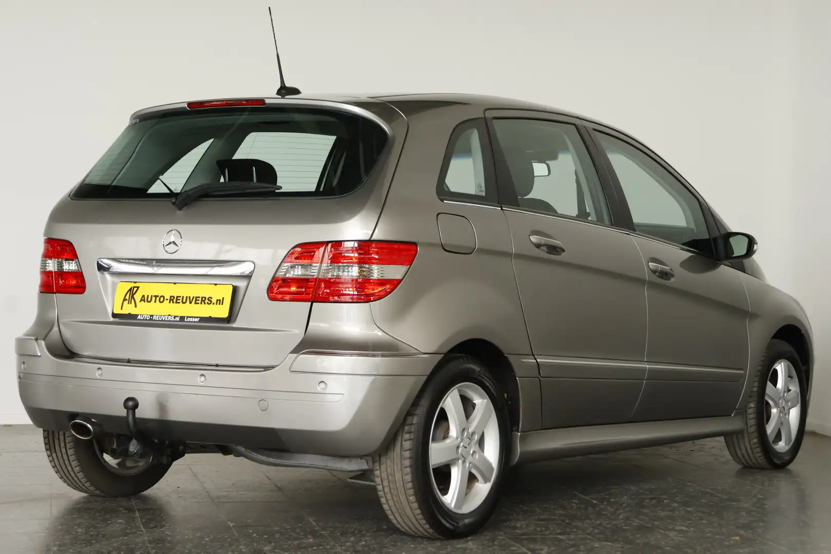 Mercedes-Benz B 200 / Automaat / Airco / Trekhaak Grijs - 2