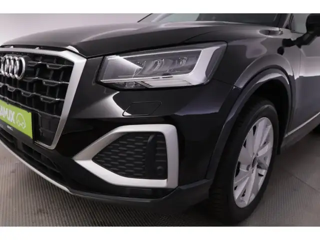 Audi Q2 view 12