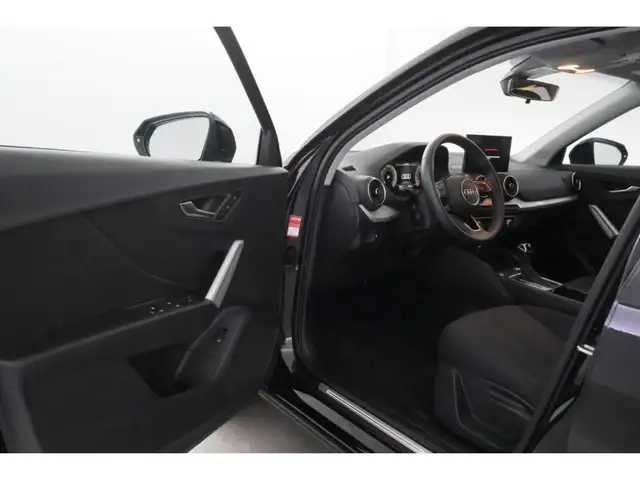 Audi Q2 view 14