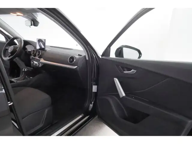 Audi Q2 view 19