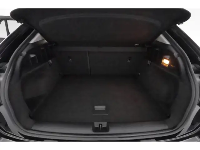 Audi Q2 view 18