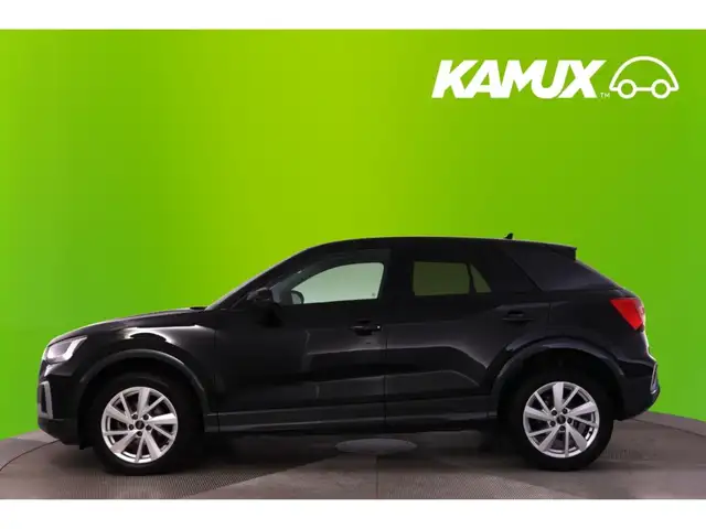 Audi Q2 view 8