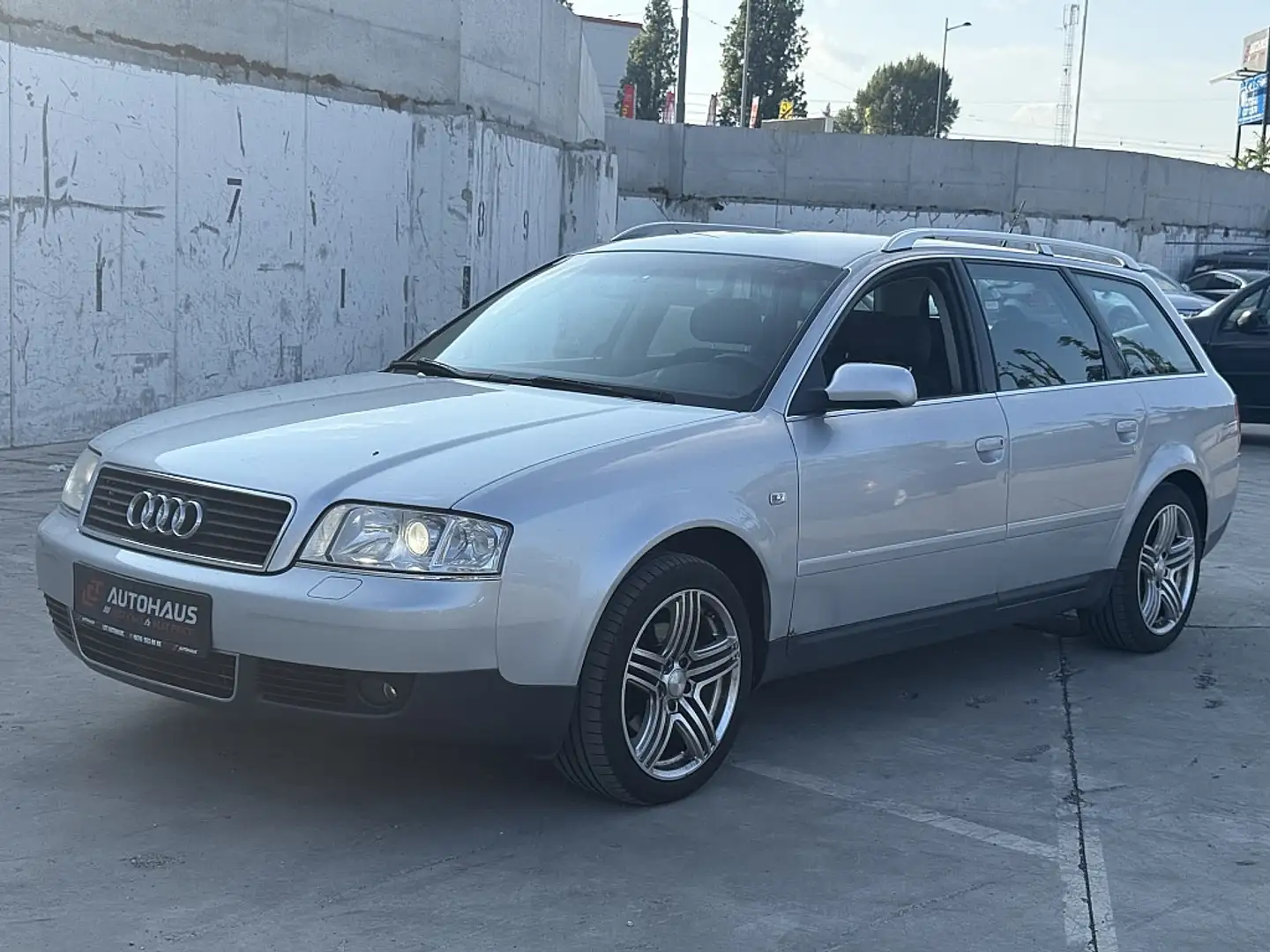 Audi A6 Avant 1,9 TDI Silber - 1