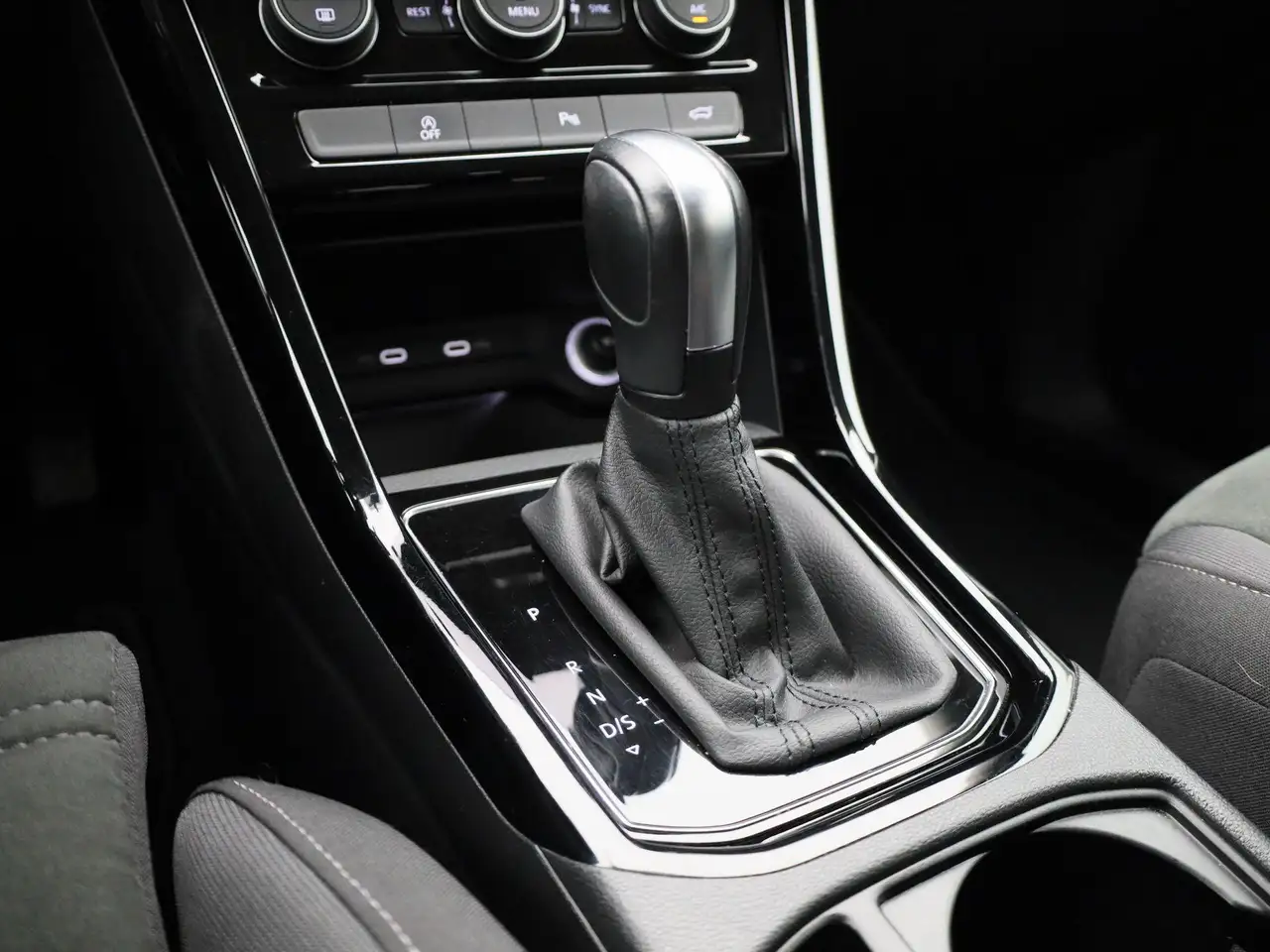Volkswagen Touran 1.5 TSi Highline DSG CARPLAY ZETELVERWARMING A, миниатюра 19