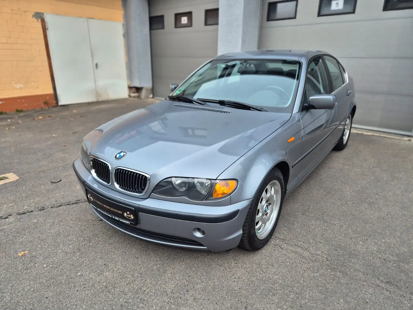 BMW 325 Baureihe 3 Lim. 325i Grau - 1