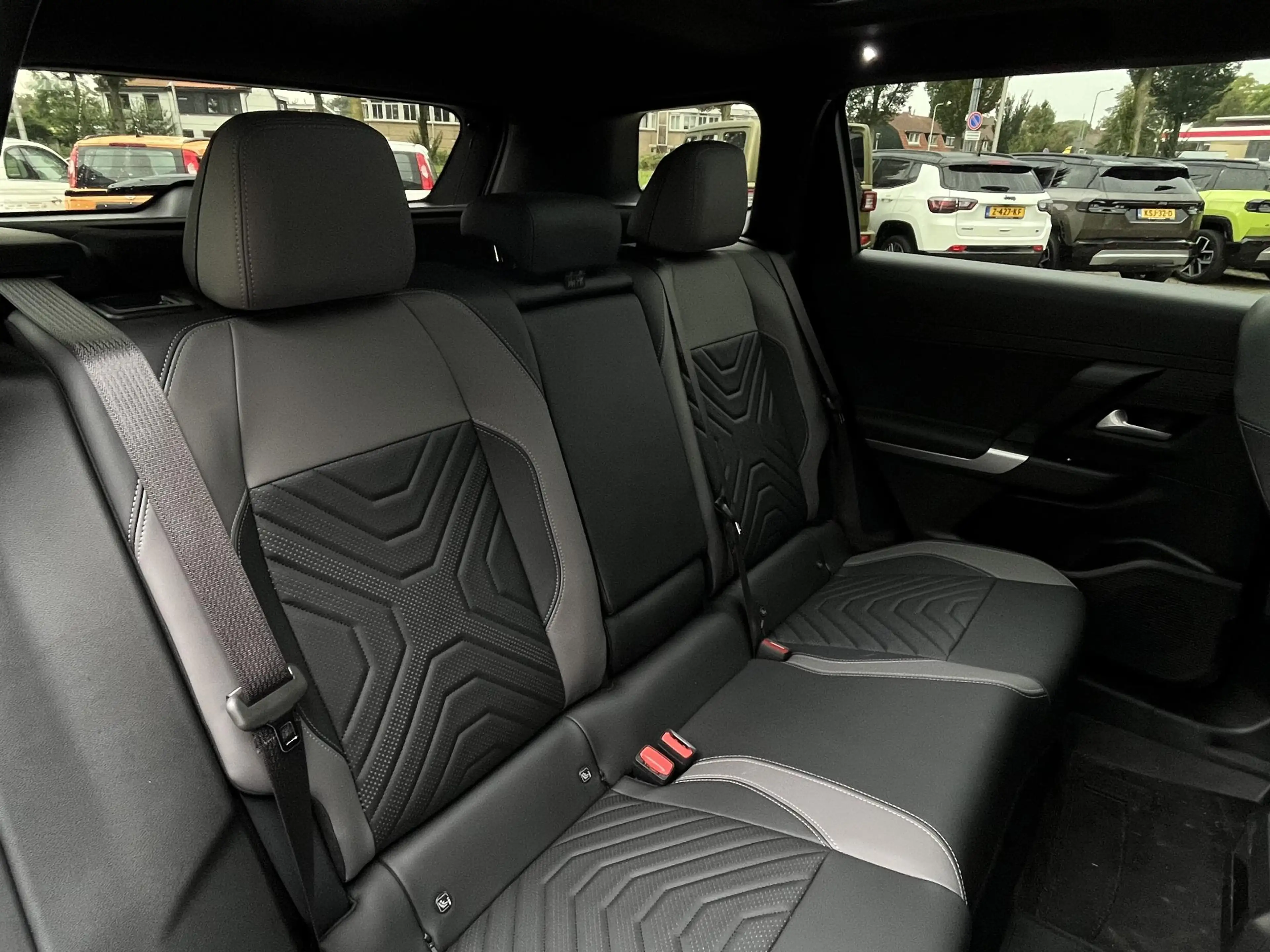 Jeep Compass 1.2 e-Hybrid Summit | Apple/Android | Panorama sch — photo 14