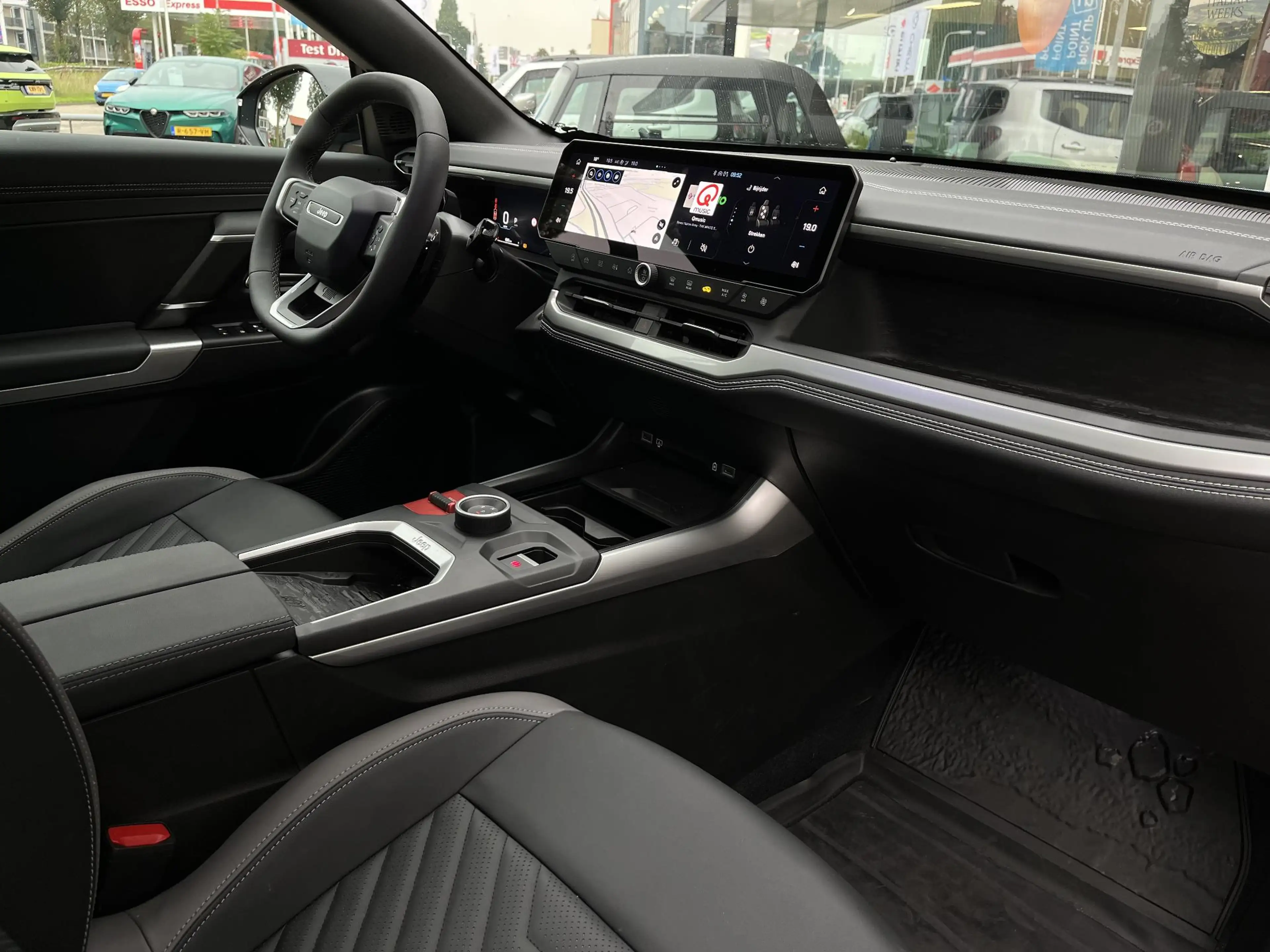 Jeep Compass 1.2 e-Hybrid Summit | Apple/Android | Panorama sch — photo 15