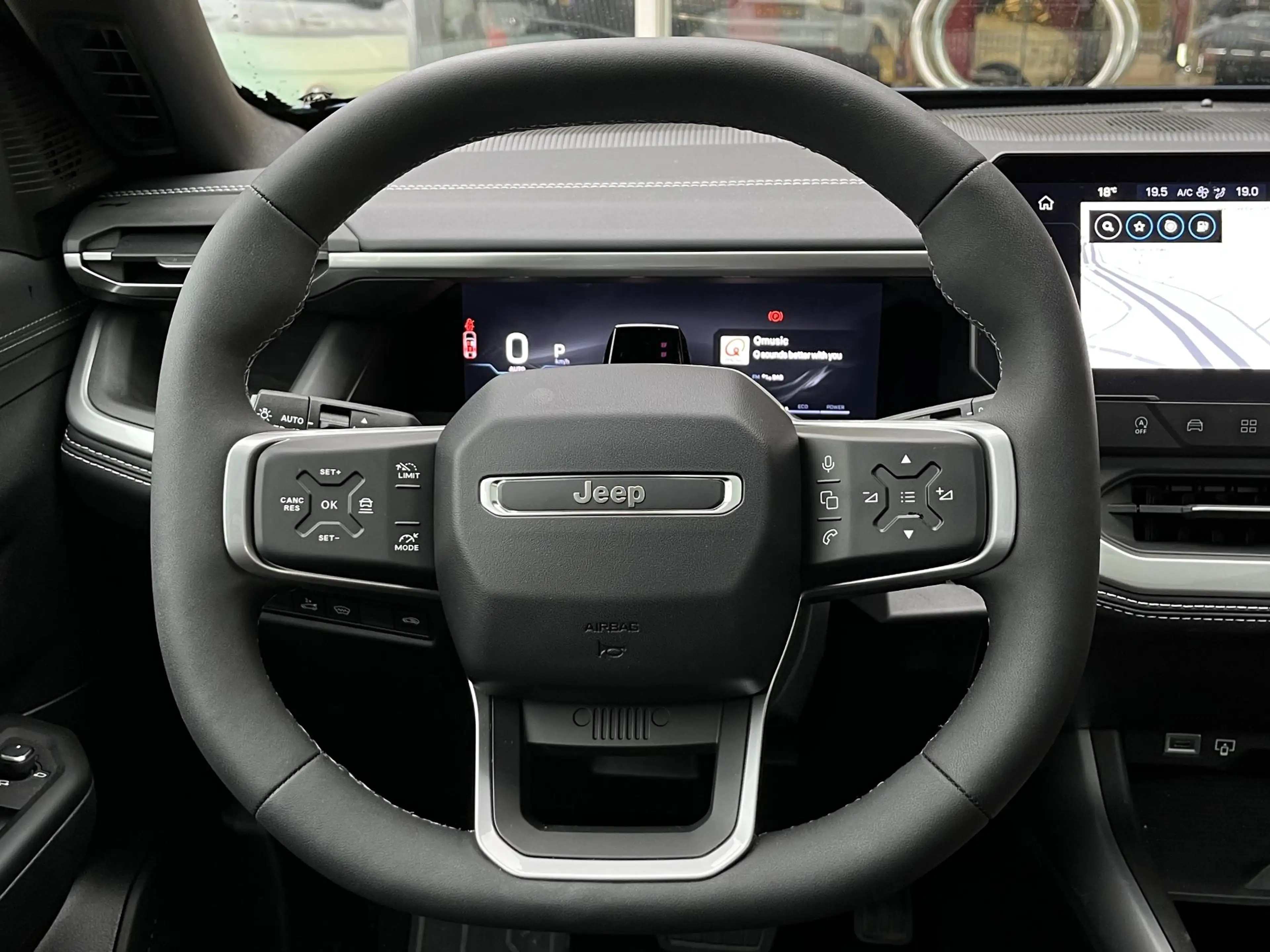 Jeep Compass 1.2 e-Hybrid Summit | Apple/Android | Panorama sch — photo 11