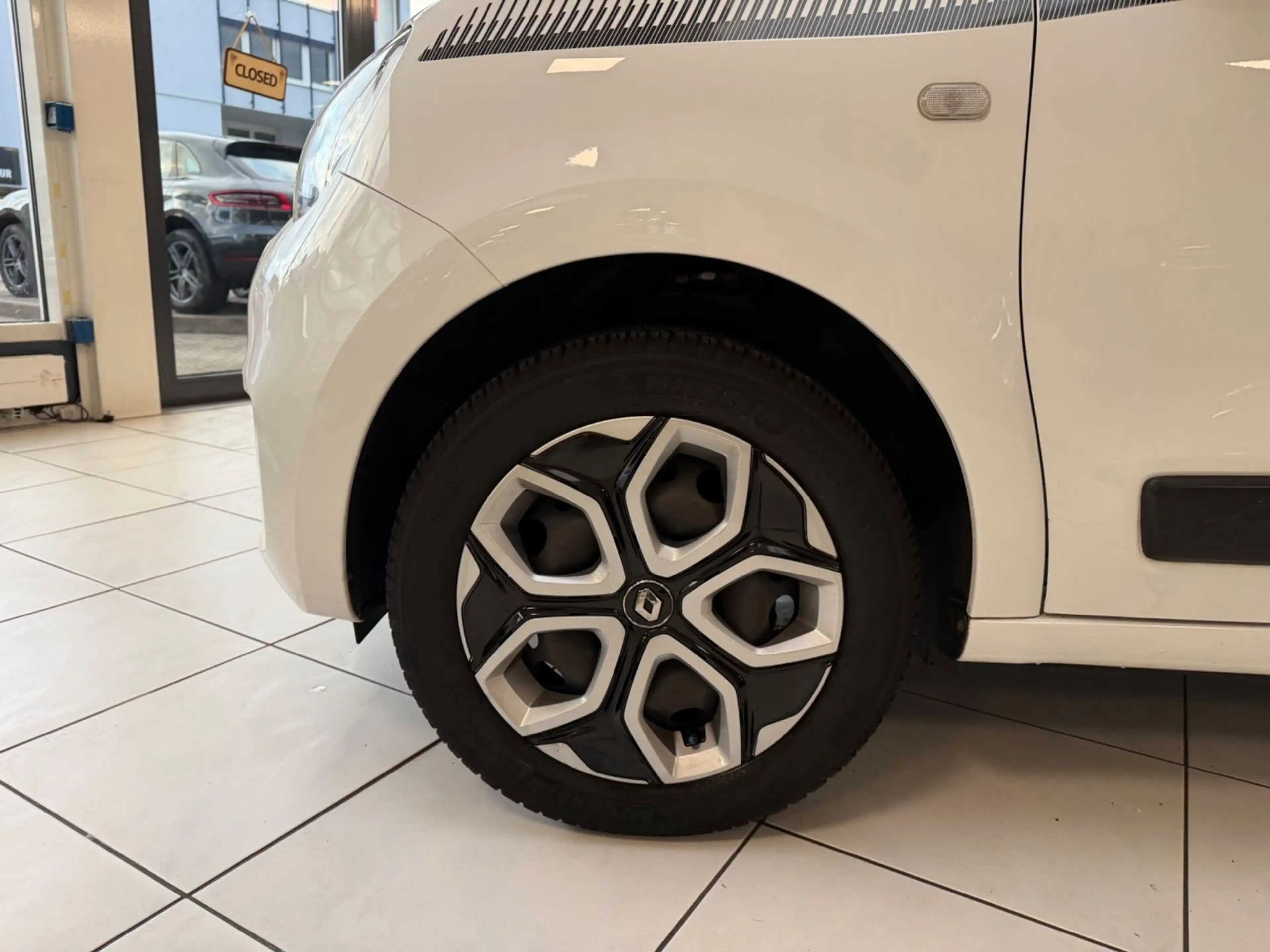 Renault Twingo TCe 90 Limited/KLIMA/SHZ/LED/TÜV NEU! — photo 9