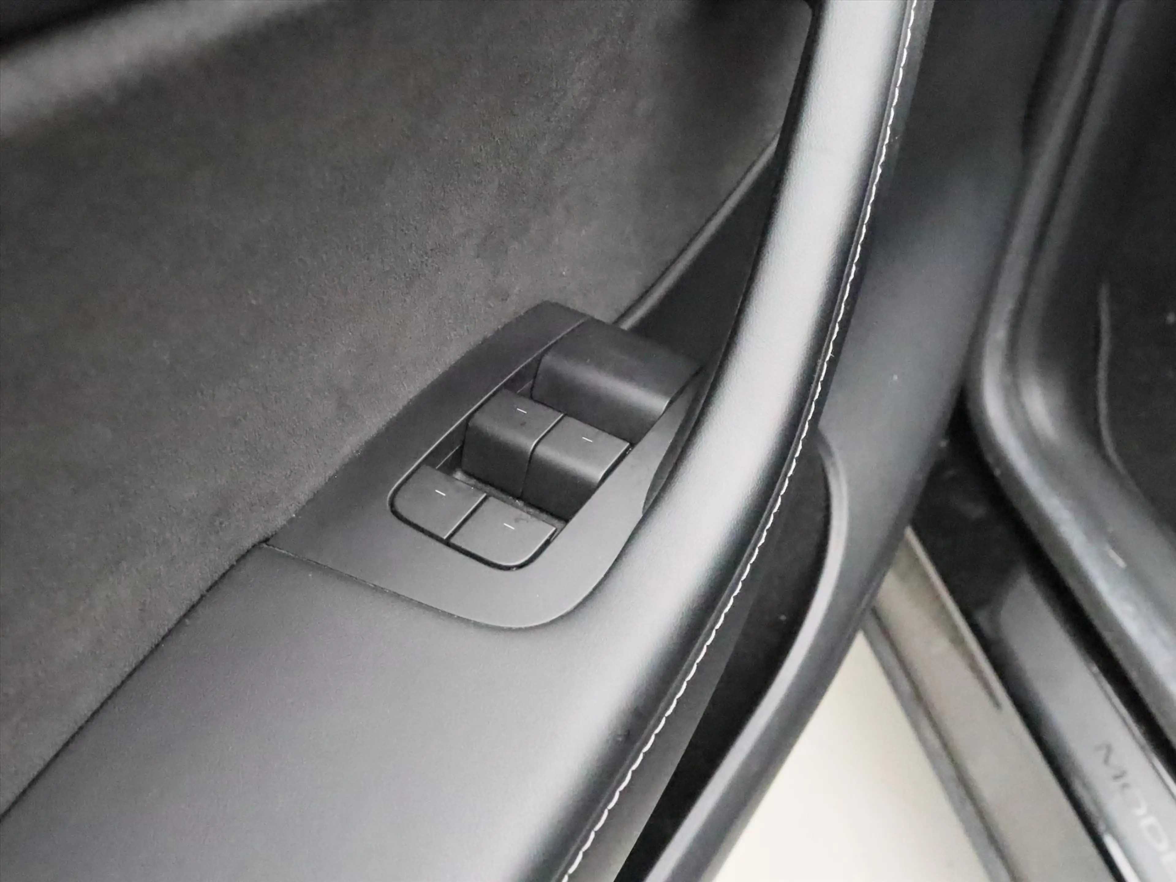 Tesla Model Y Long Range AWD 75kWh 351pk AMD RYZEN 92,5% SoH [ A — photo 29