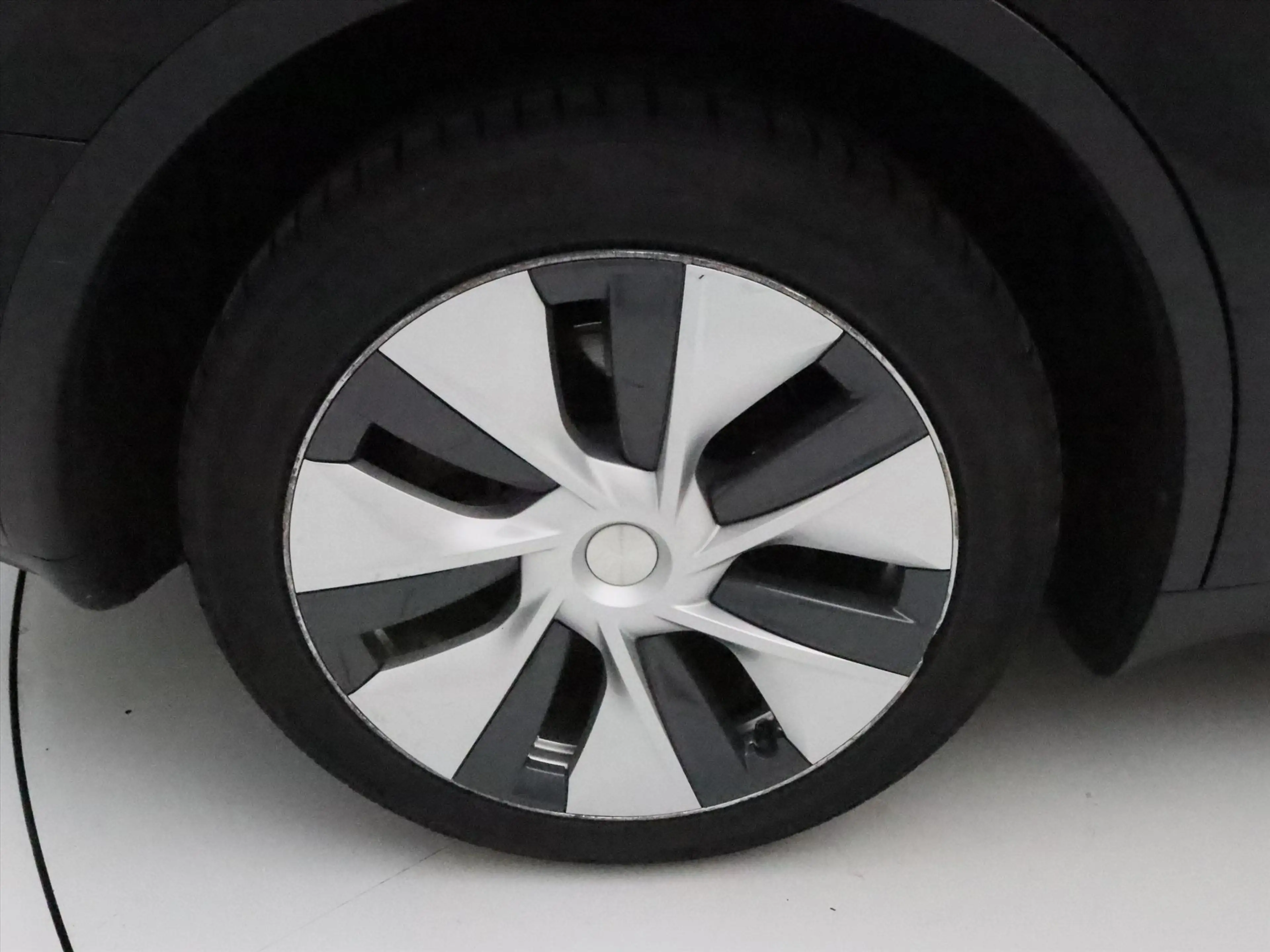 Tesla Model Y Long Range AWD 75kWh 351pk AMD RYZEN 92,5% SoH [ A — photo 41