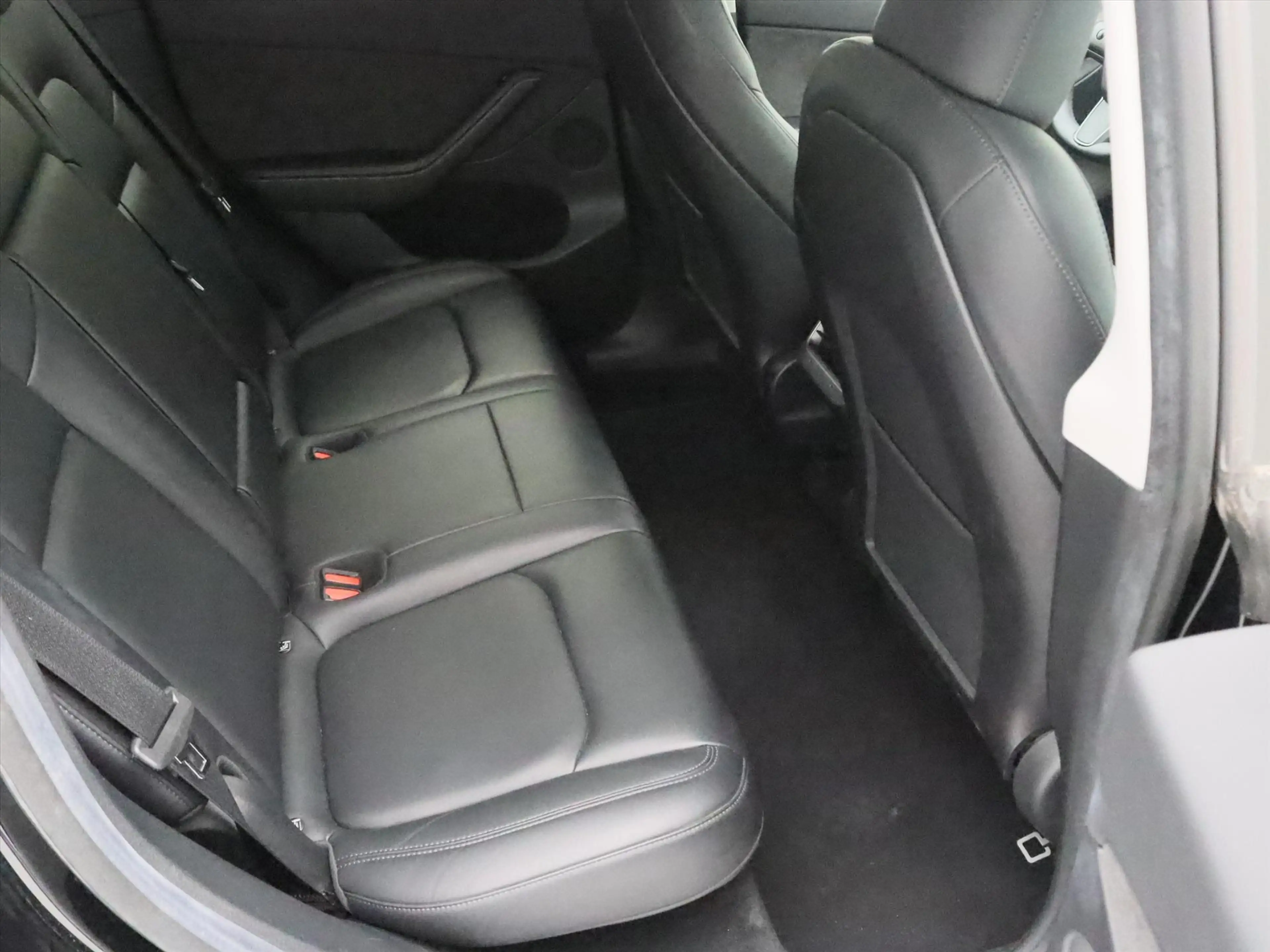 Tesla Model Y Long Range AWD 75kWh 351pk AMD RYZEN 92,5% SoH [ A — photo 10