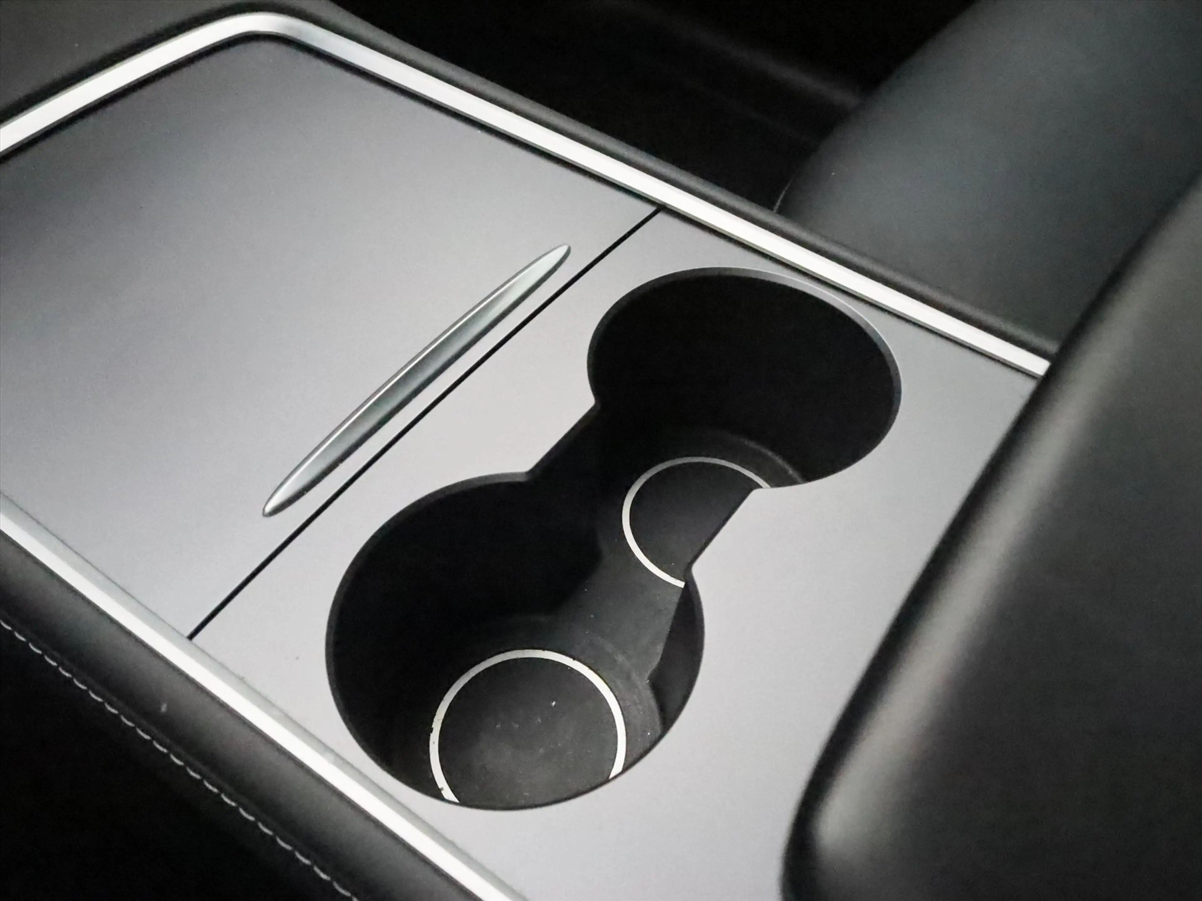 Tesla Model Y Long Range AWD 75kWh 351pk AMD RYZEN 92,5% SoH [ A — photo 28