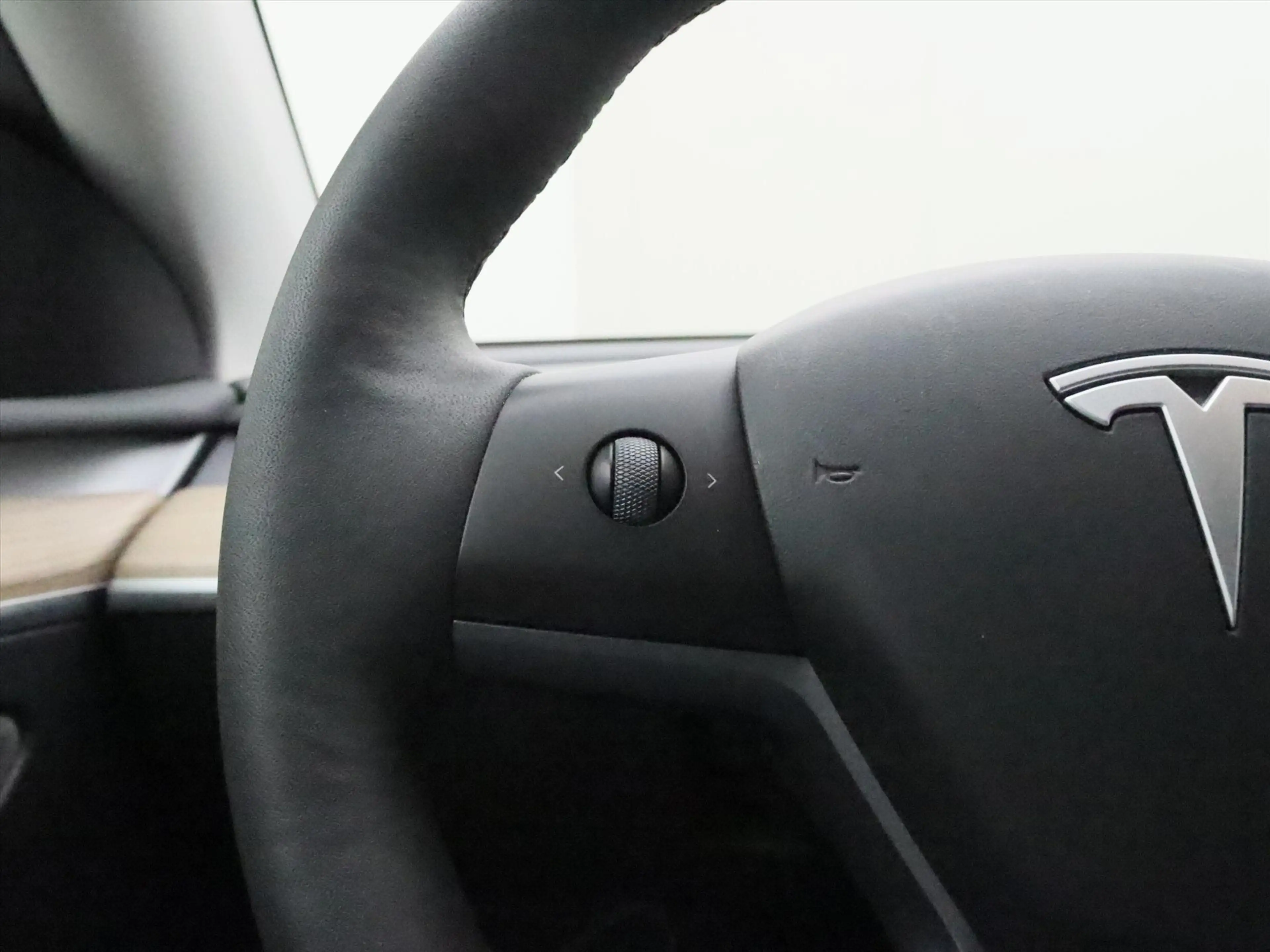 Tesla Model Y Long Range AWD 75kWh 351pk AMD RYZEN 92,5% SoH [ A — photo 17