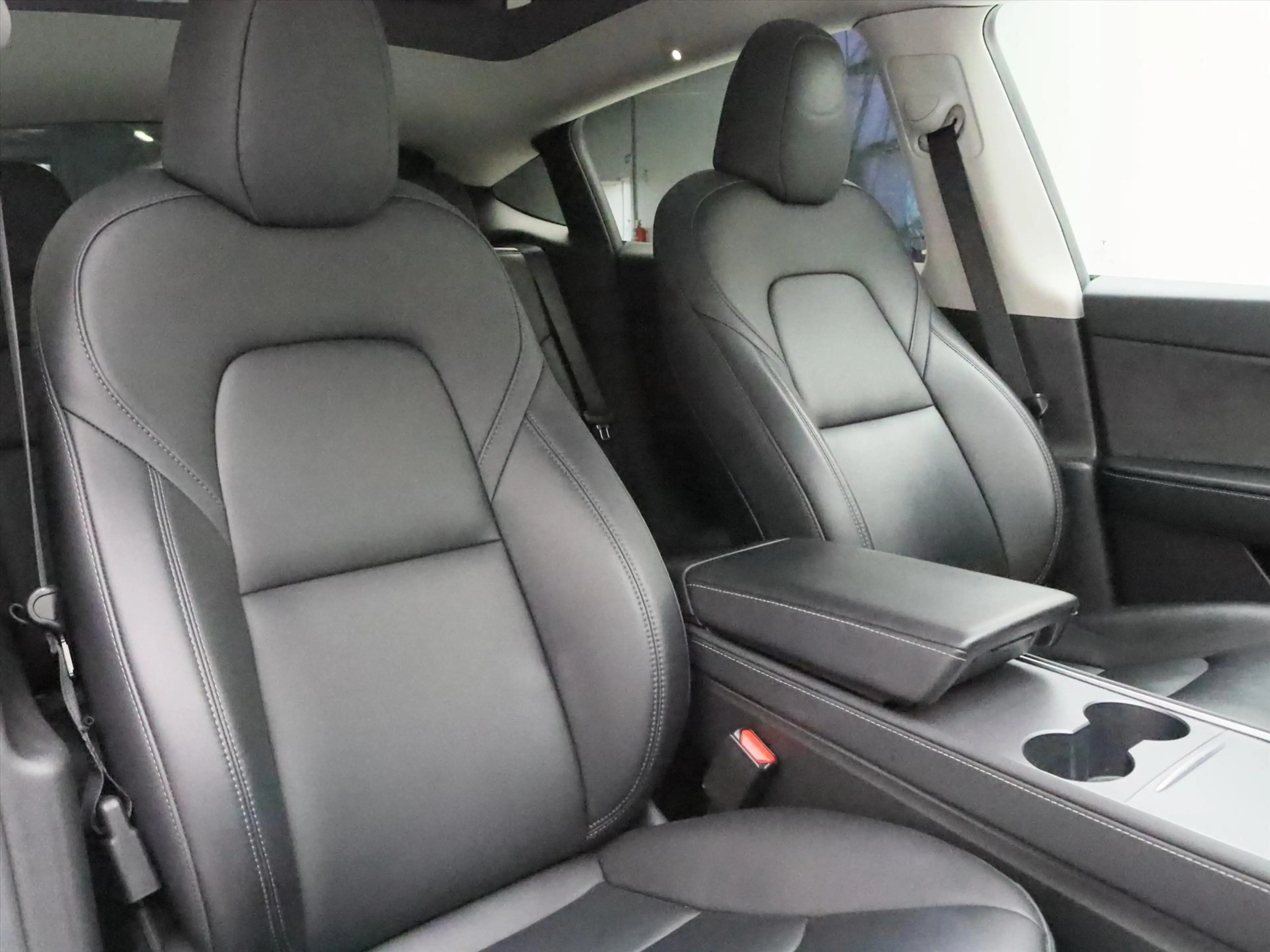 Tesla Model Y Long Range AWD 75kWh 351pk AMD RYZEN 92,5% SoH [ A — photo 12