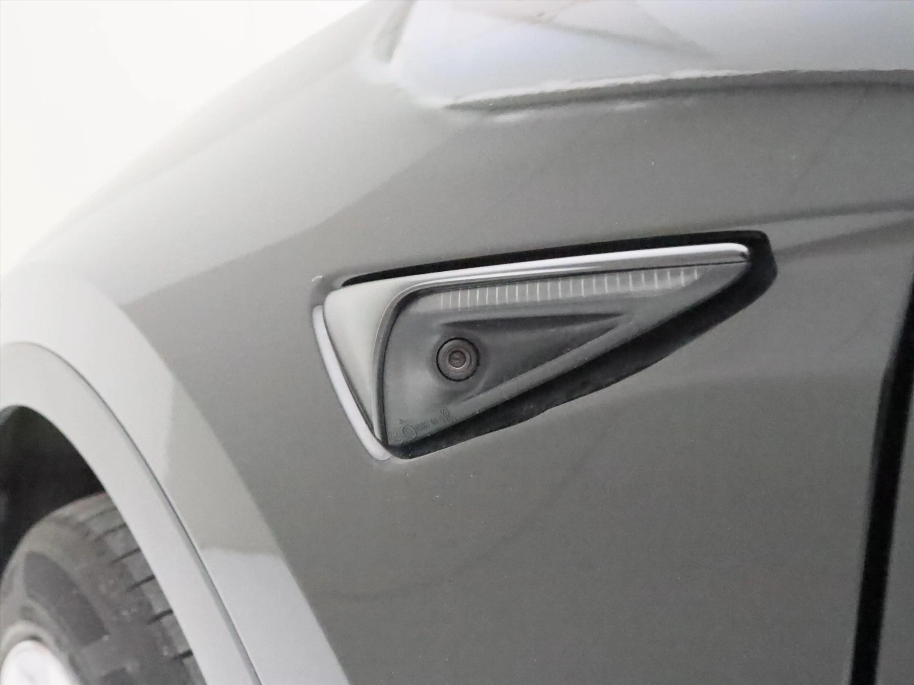 Tesla Model Y Long Range AWD 75kWh 351pk AMD RYZEN 92,5% SoH [ A — photo 31
