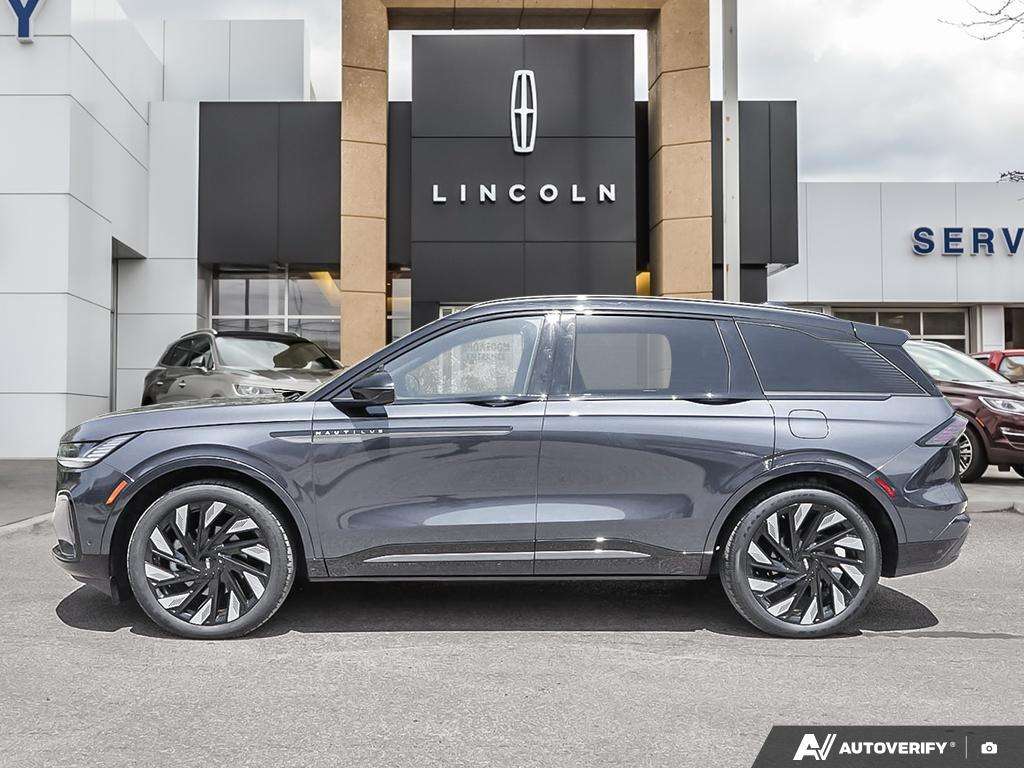 used 2024 Lincoln Nautilus car, priced at $48,589