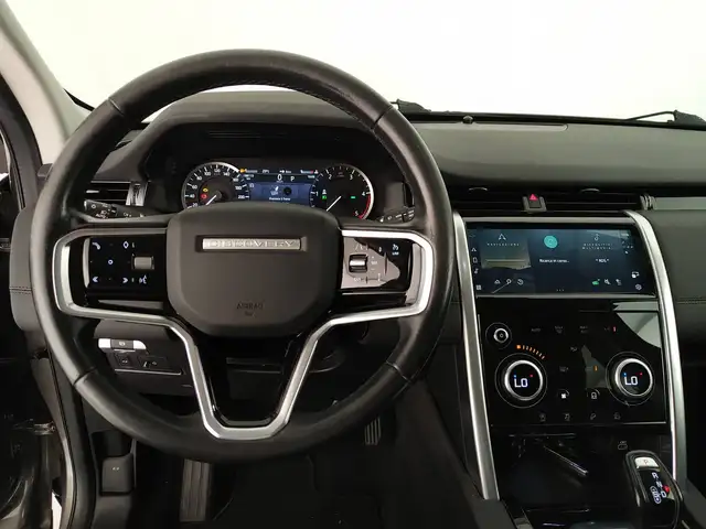 Land Rover Discovery Sport view 14