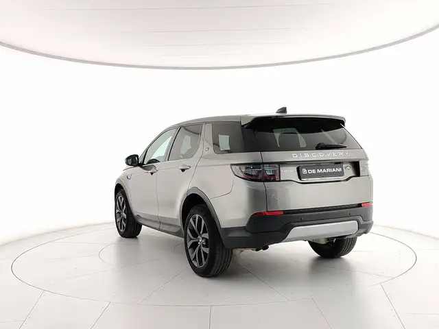Land Rover Discovery Sport view 3