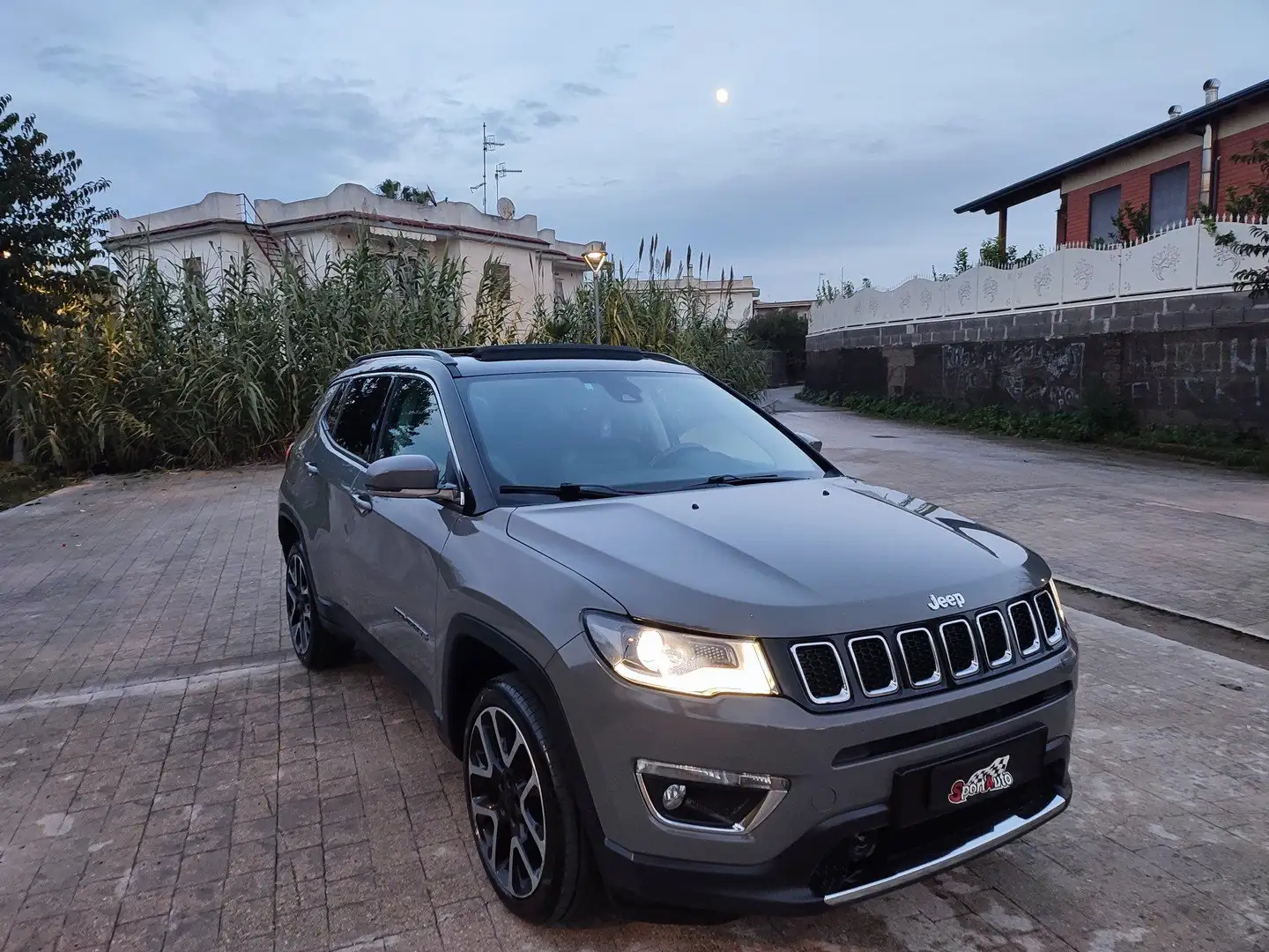 Jeep Compass 4X4 LIMITED TETTO APRIBILE 20 MJET 140CV AUTOMATIK Szürke - 1