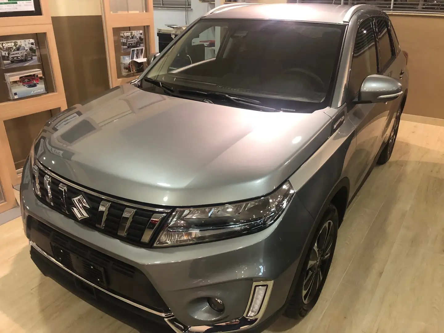 Suzuki Vitara HYBRID TOP 2WD, NUOVO, CONCESSIONARI SUZUKI 1986 Gris - 2