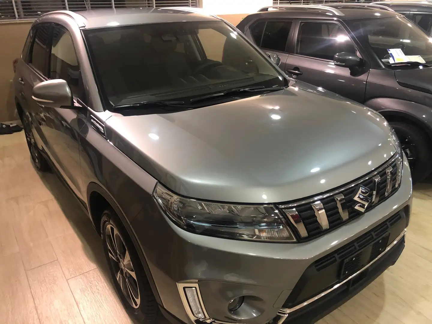 Suzuki Vitara HYBRID TOP 2WD, NUOVO, CONCESSIONARI SUZUKI 1986 Gris - 1