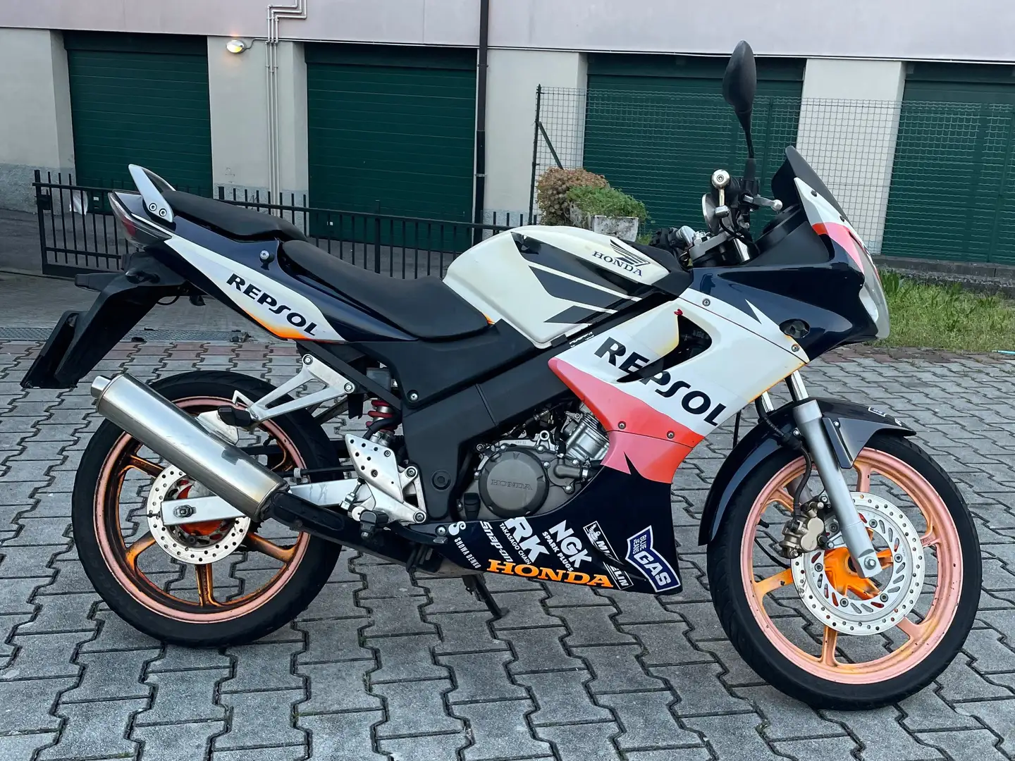 Honda CBR 125 r Oranžová - 1