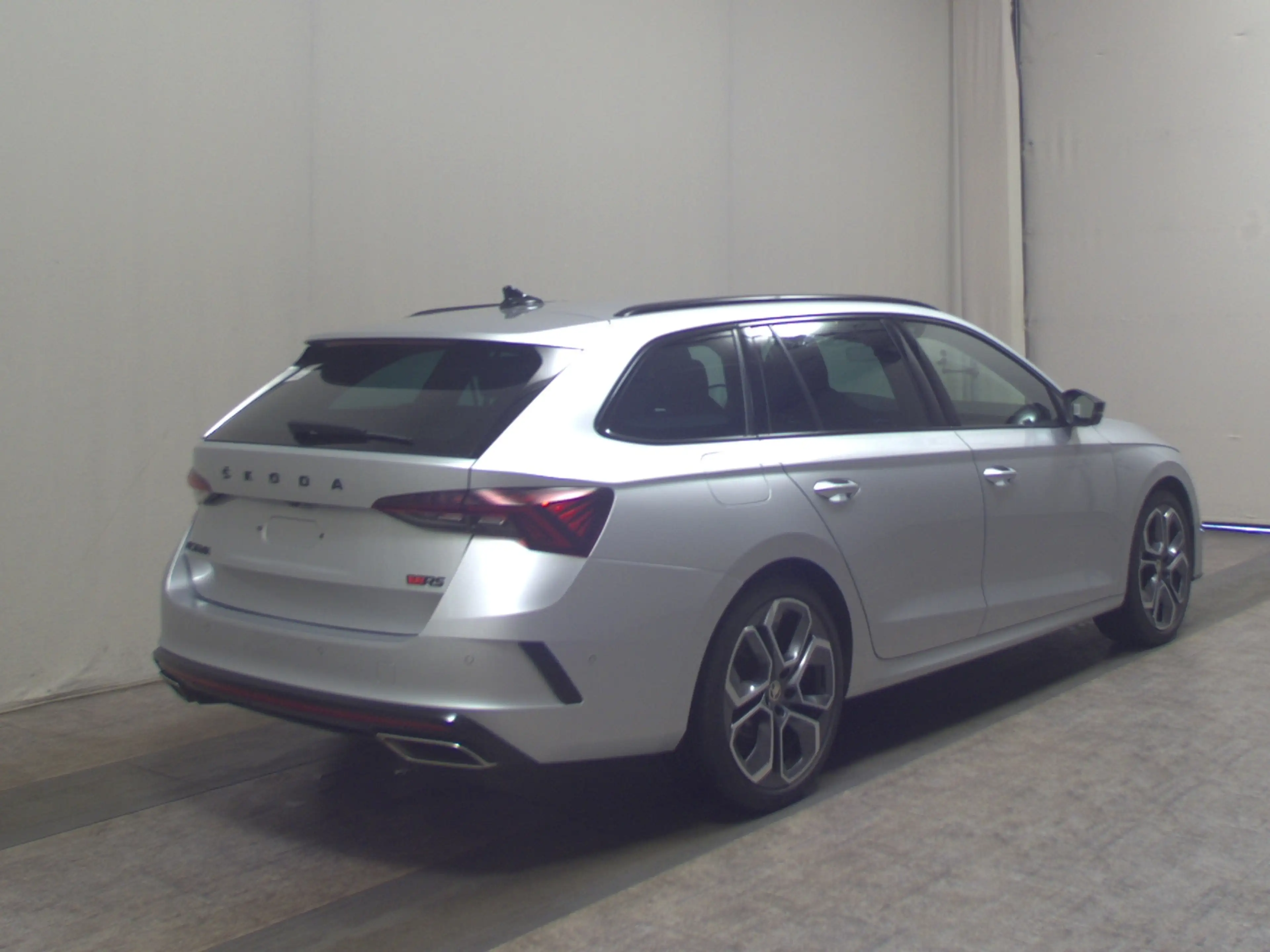 Skoda Octavia OCTAVIA T-LEDER NAVI SPORTSITZE KLIMAAUT RADIO TEMPO MFL SHZ VC PDC HUD ACC Matrix — photo 4