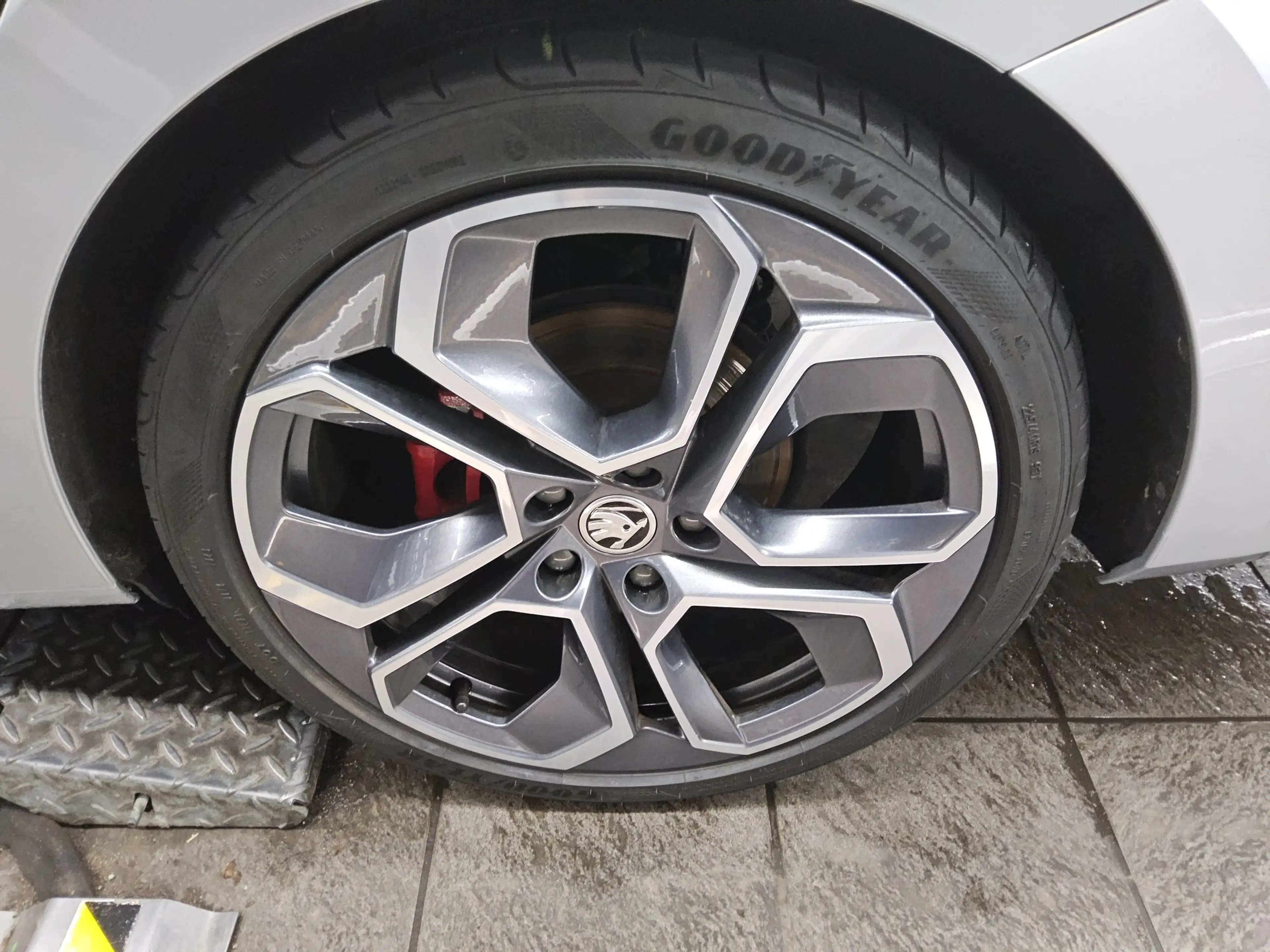 Skoda Octavia OCTAVIA T-LEDER NAVI SPORTSITZE KLIMAAUT RADIO TEMPO MFL SHZ VC PDC HUD ACC Matrix — photo 11