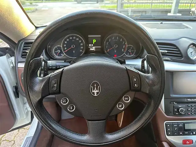 Maserati Granturismo view 14