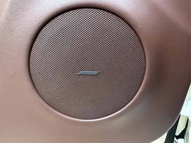 Maserati Granturismo view 11