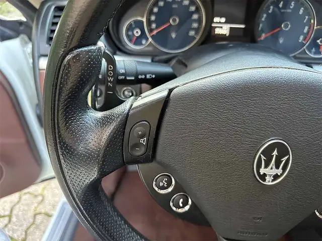 Maserati Granturismo view 15