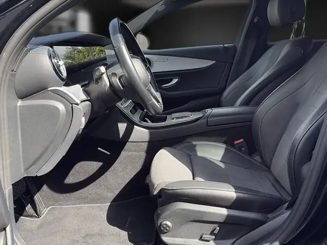 Mercedes-Benz E-Class view 14
