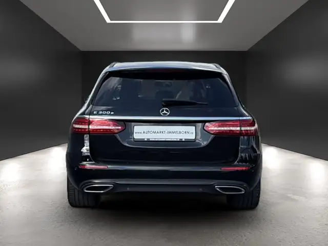 Mercedes-Benz E-Class view 10