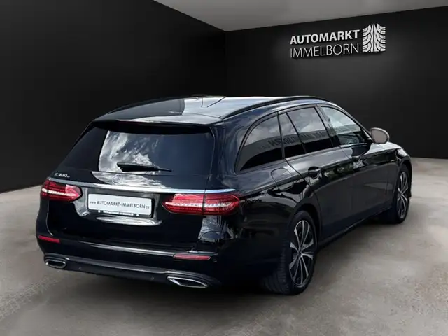 Mercedes-Benz E-Class view 7