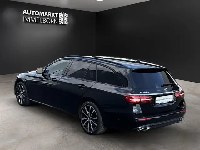 Mercedes-Benz E-Class view 6