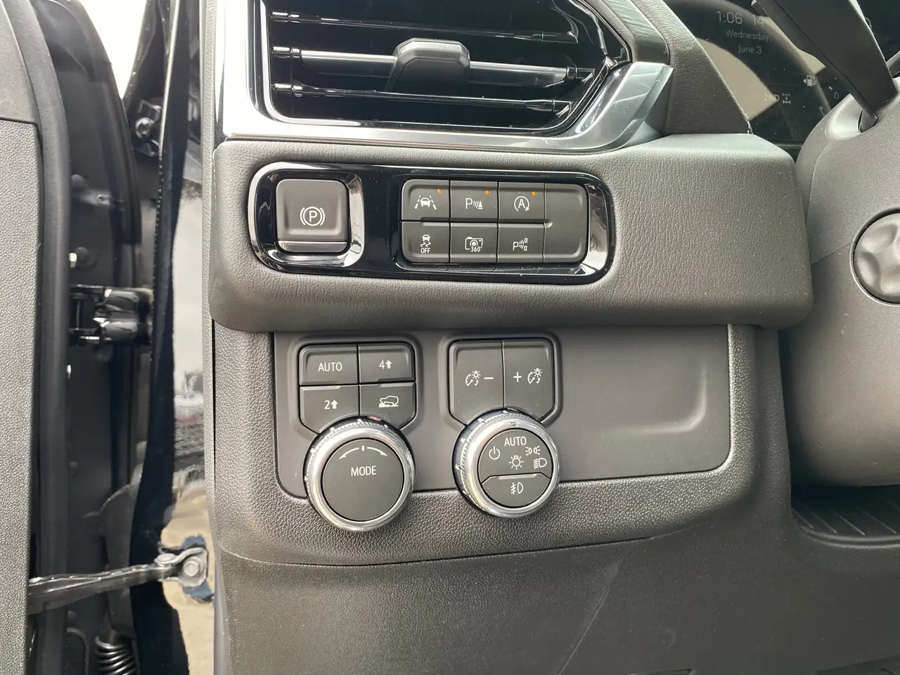 GMC Yukon photo GMC Yukon