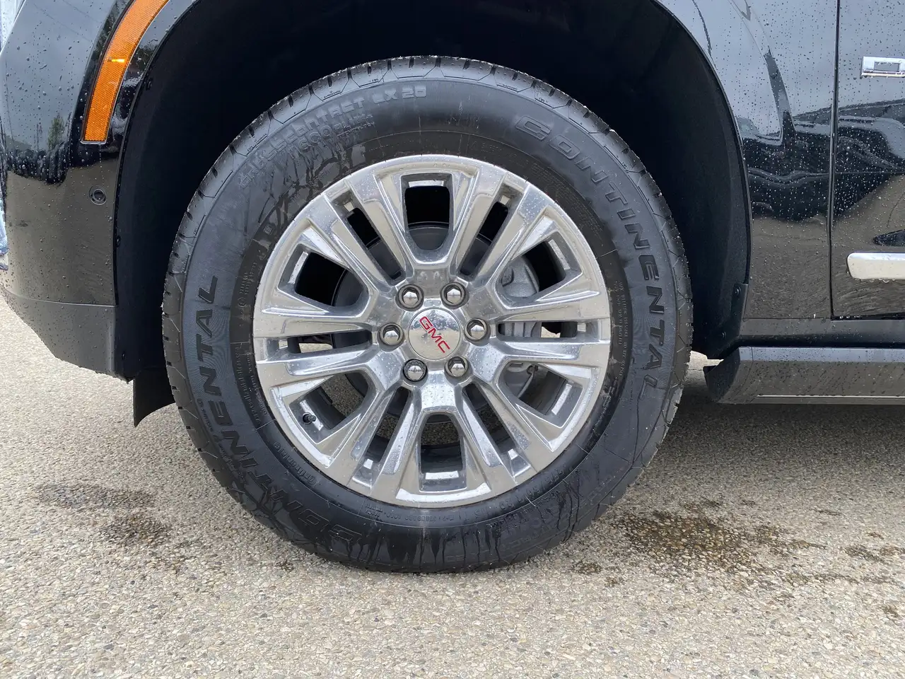 GMC Yukon photo GMC Yukon