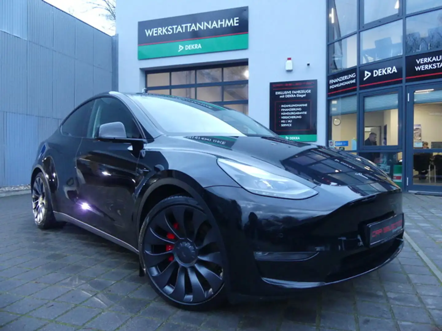 Tesla Model Y Performance Dual AWD PANO/21"/MWST/393KW Noir - 1