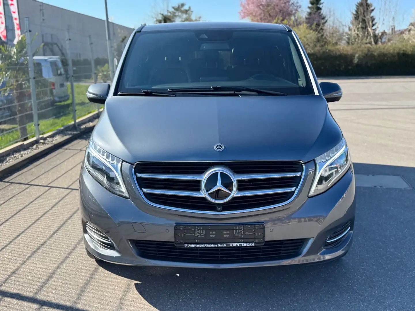 Mercedes-Benz V 250 Exclusive Edition *Pano*Sitzklima*360*Burm Grey - 2