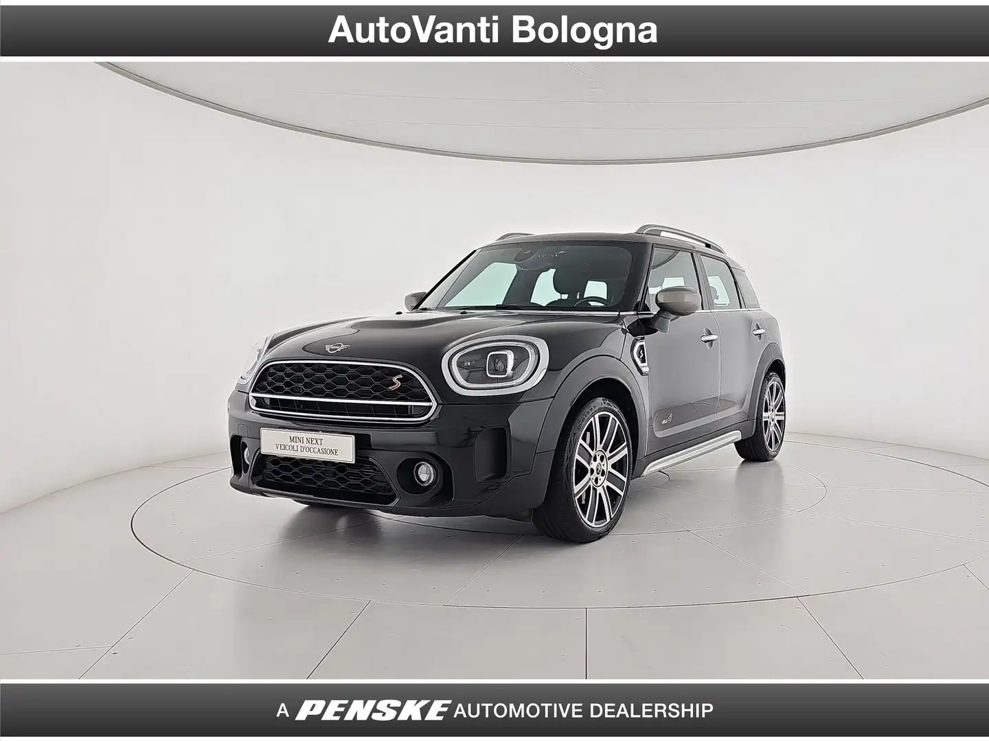 MINI Cooper SD Countryman Mini 2.0 Cooper SD Essential Countryman ALL4 Zwart - 1