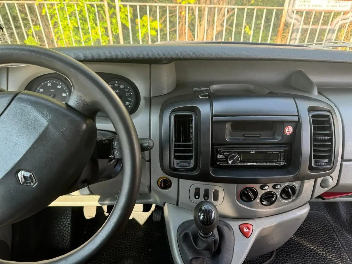 Renault Trafic - 2