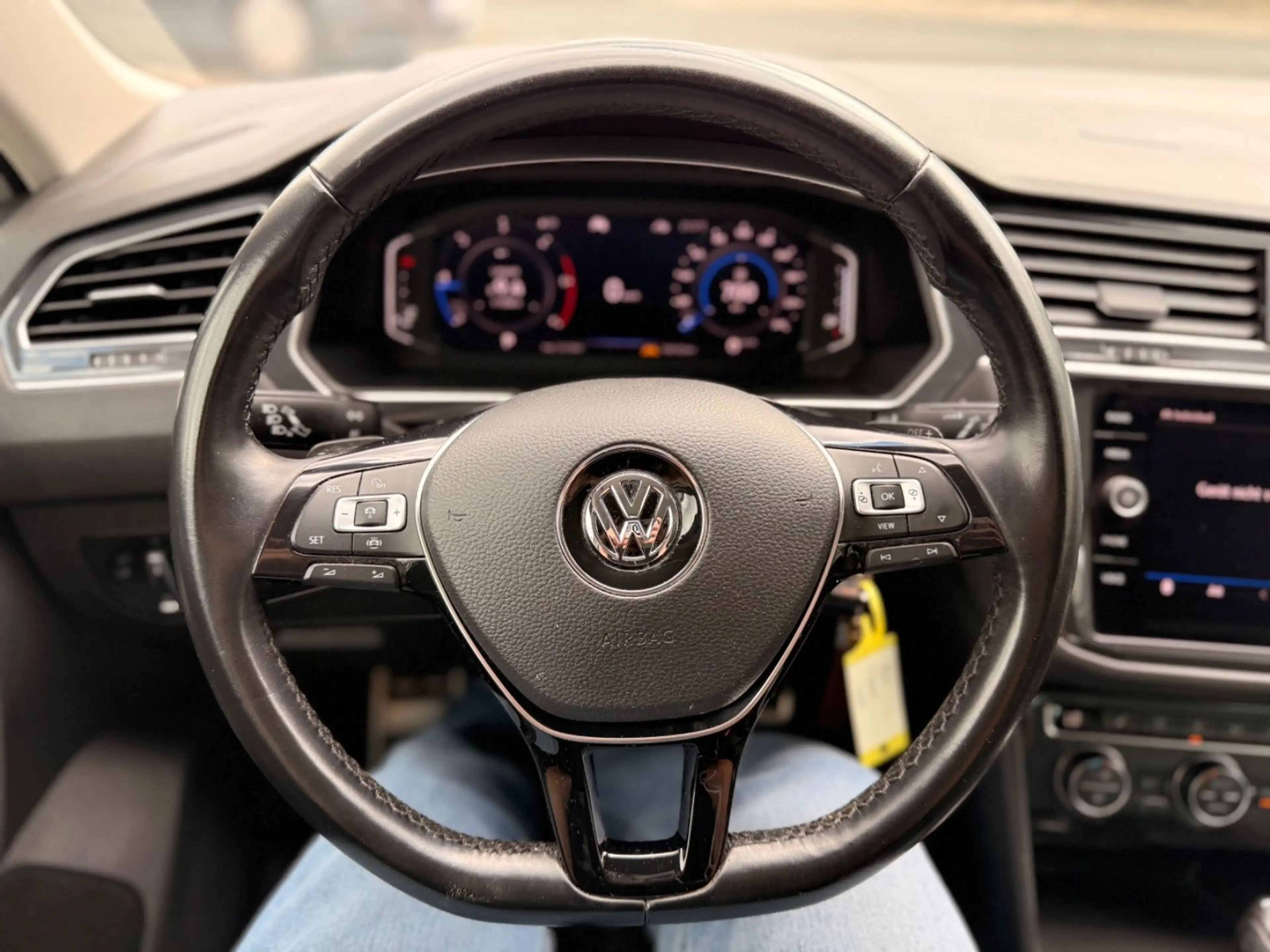 Volkswagen Tiguan United Exclusive 4Motion — photo 13