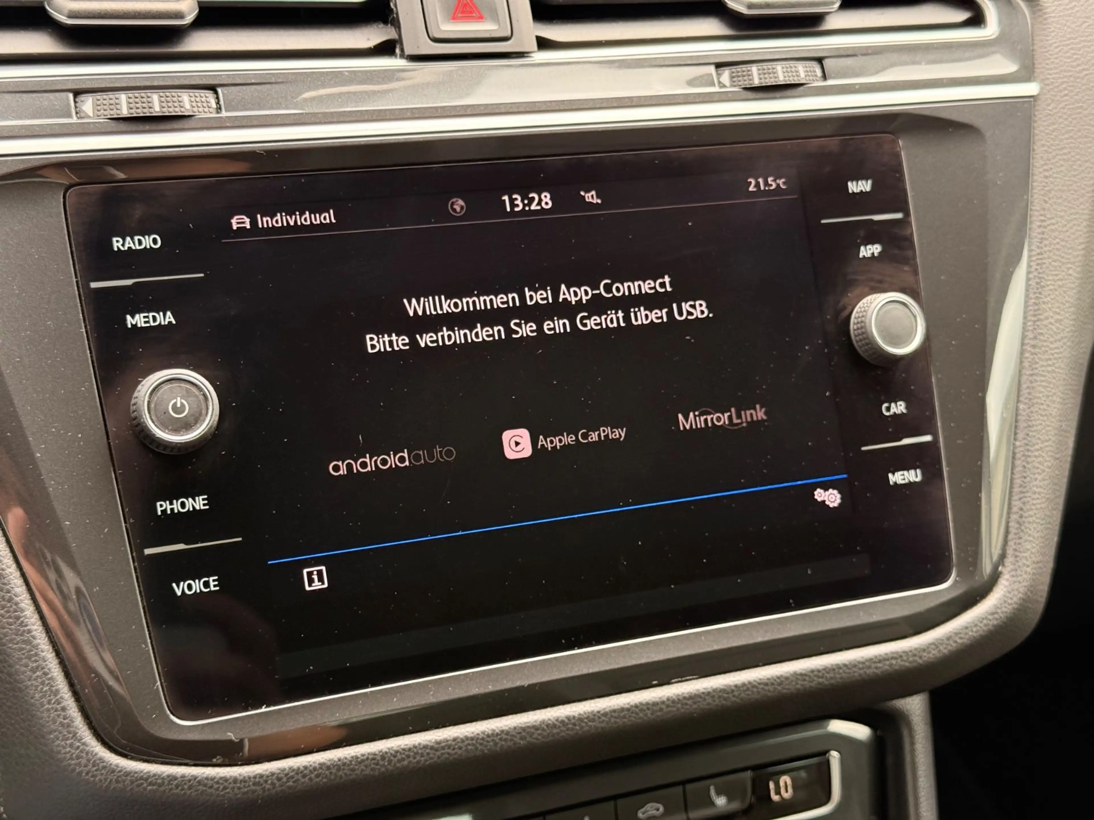 Volkswagen Tiguan United Exclusive 4Motion — photo 15