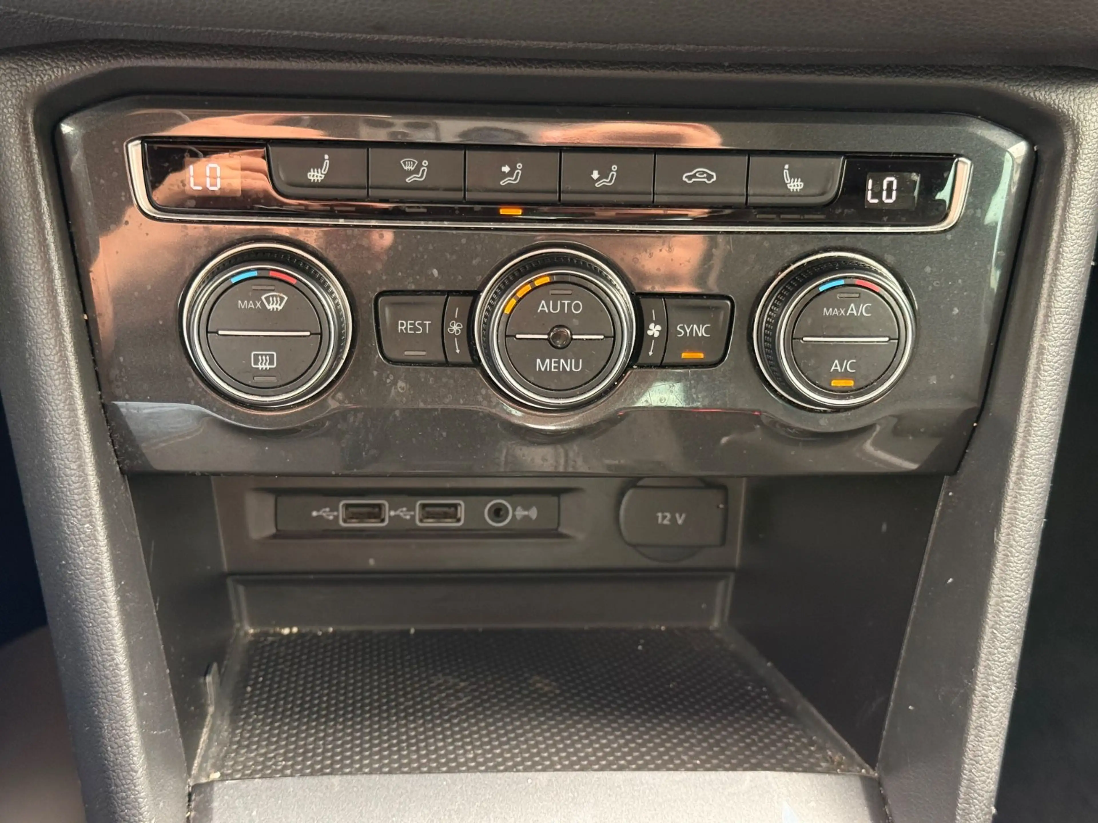 Volkswagen Tiguan United Exclusive 4Motion — photo 20