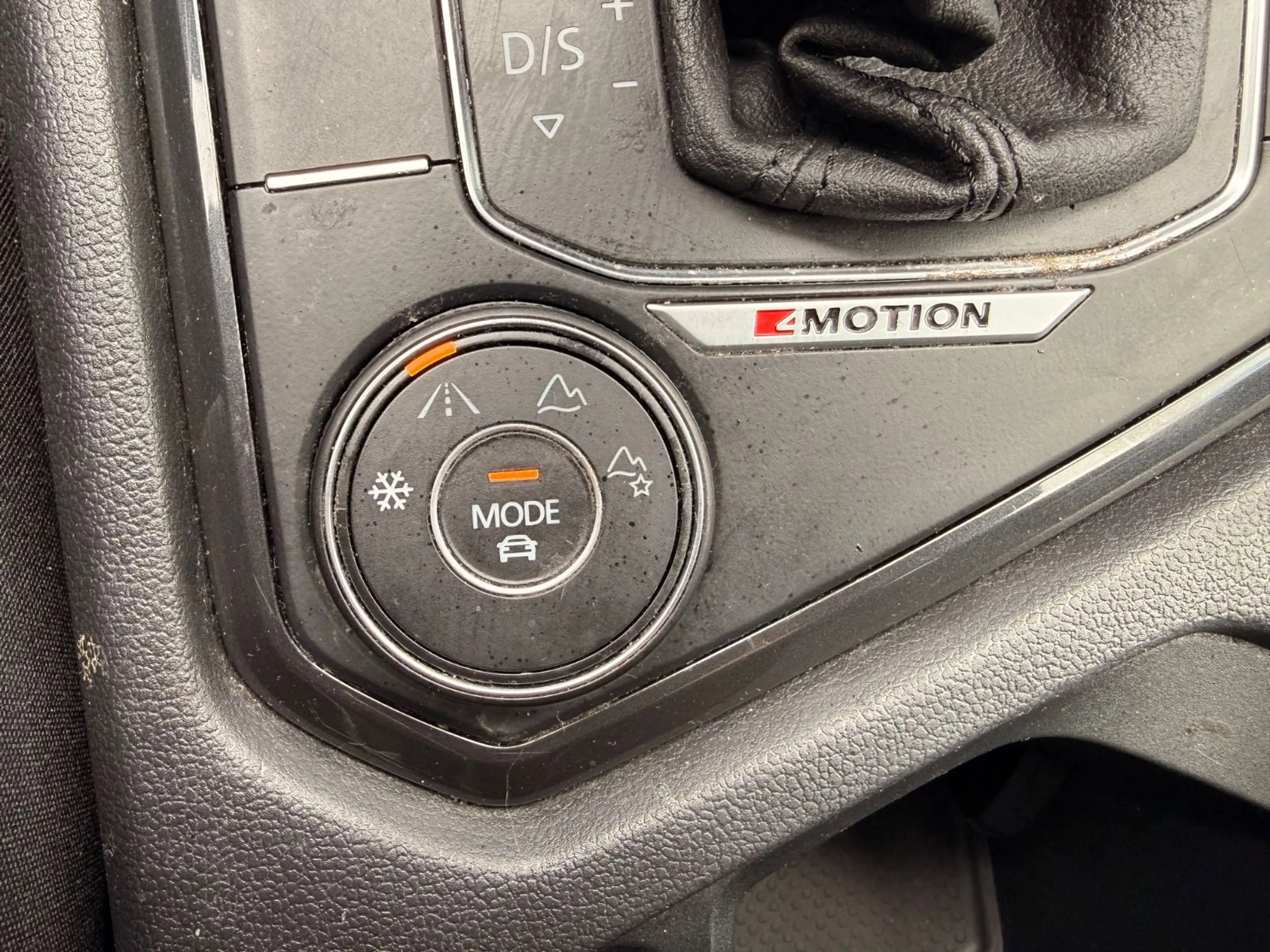 Volkswagen Tiguan United Exclusive 4Motion — photo 22