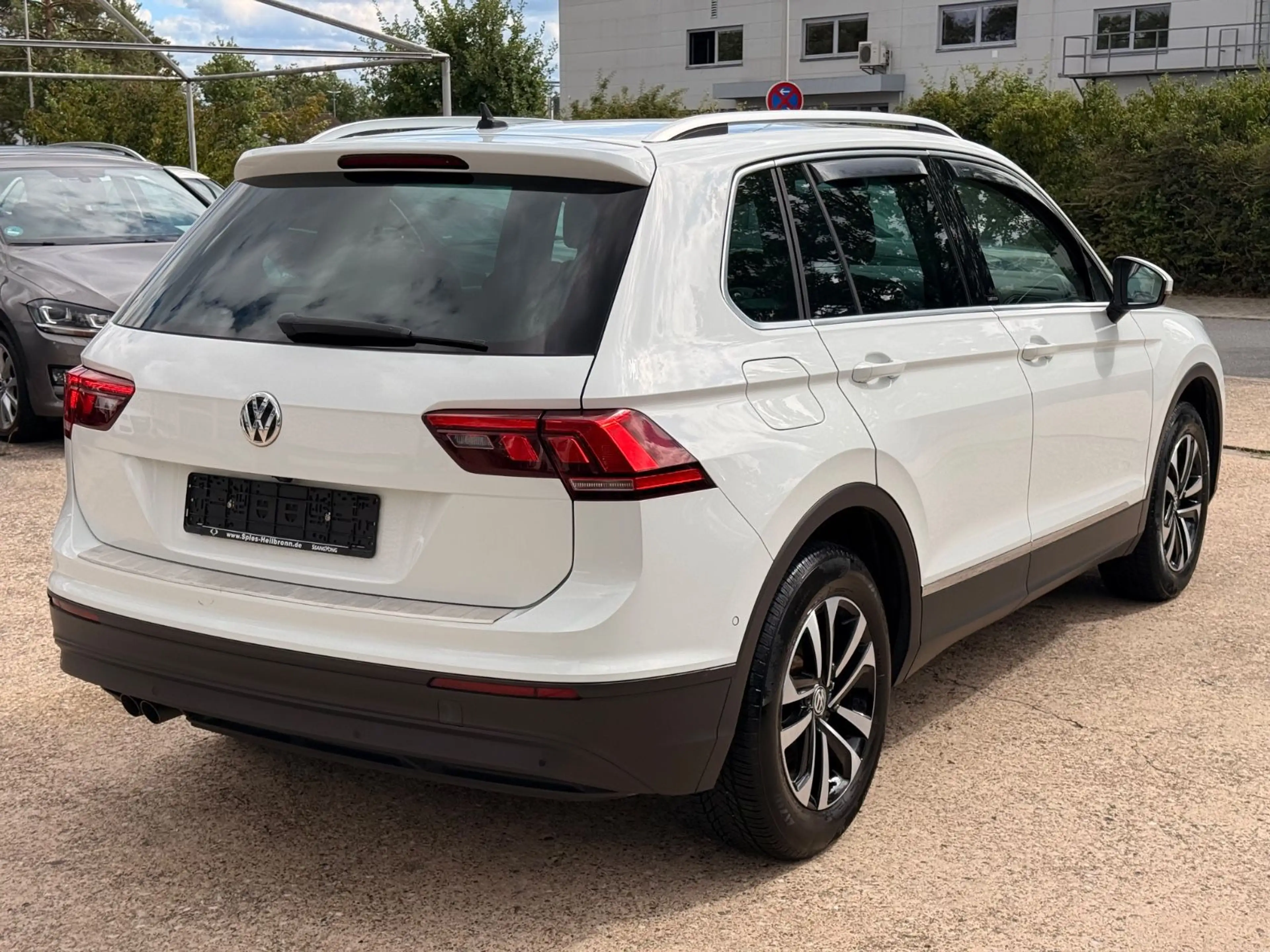 Volkswagen Tiguan United Exclusive 4Motion — photo 4