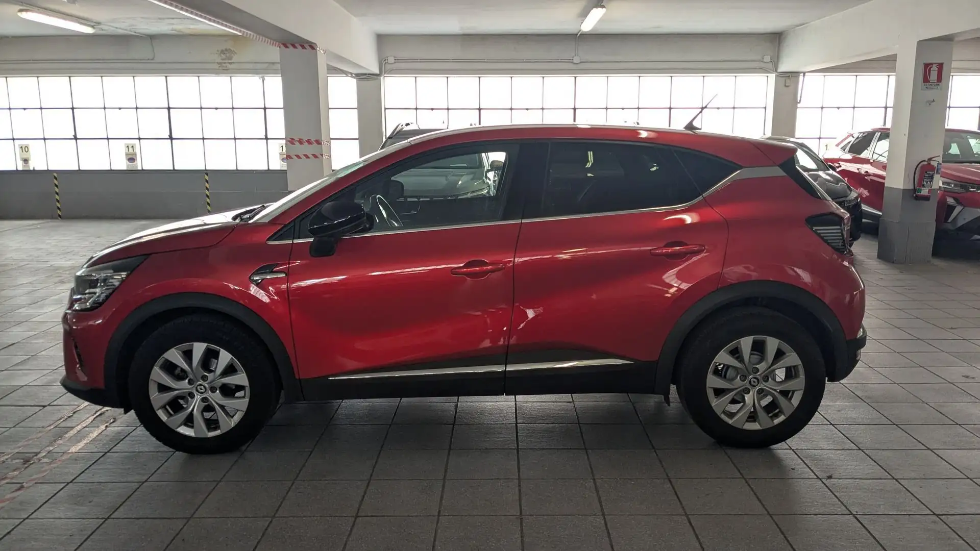 Renault Captur TECHNO TCe 90 CV Rojo - 2